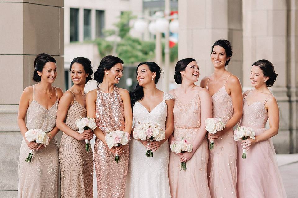 Blush bridesmaids and bouquets