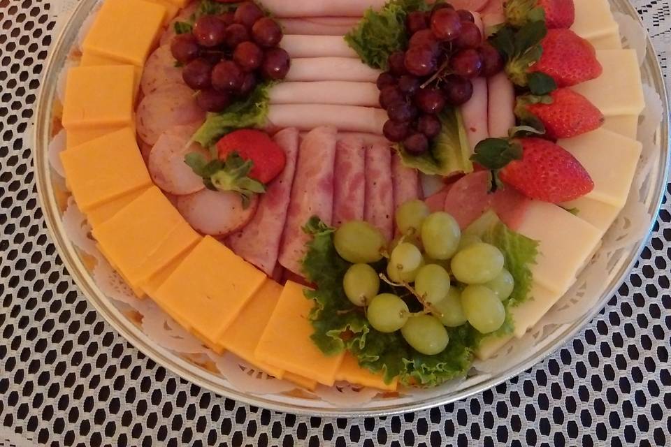Mixed meat & cheese platter
