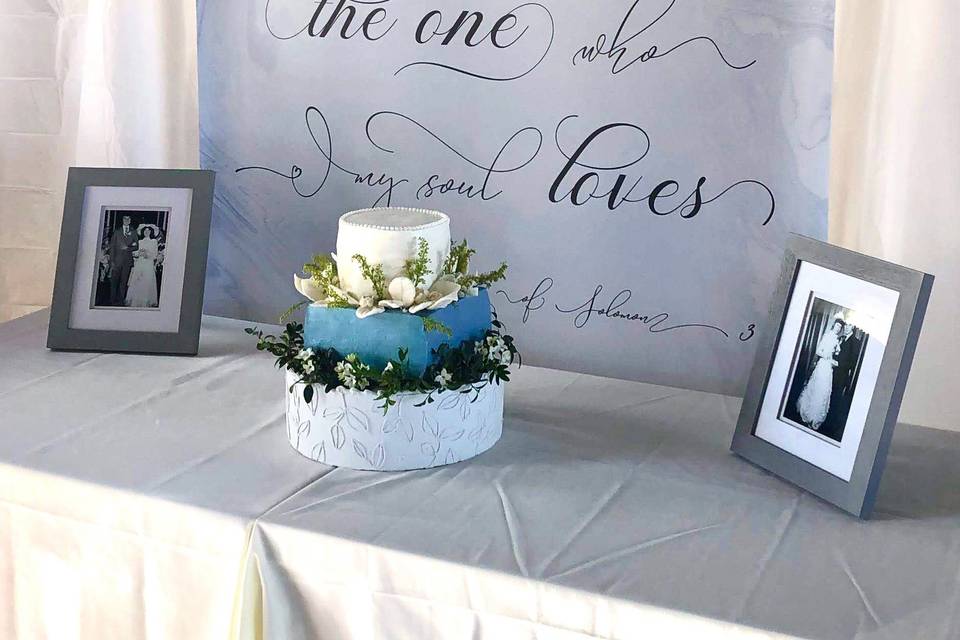 Cake table backdrop signage