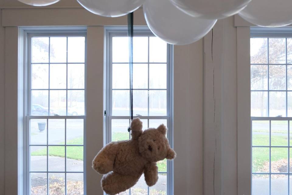 Teddy bear balloon decor