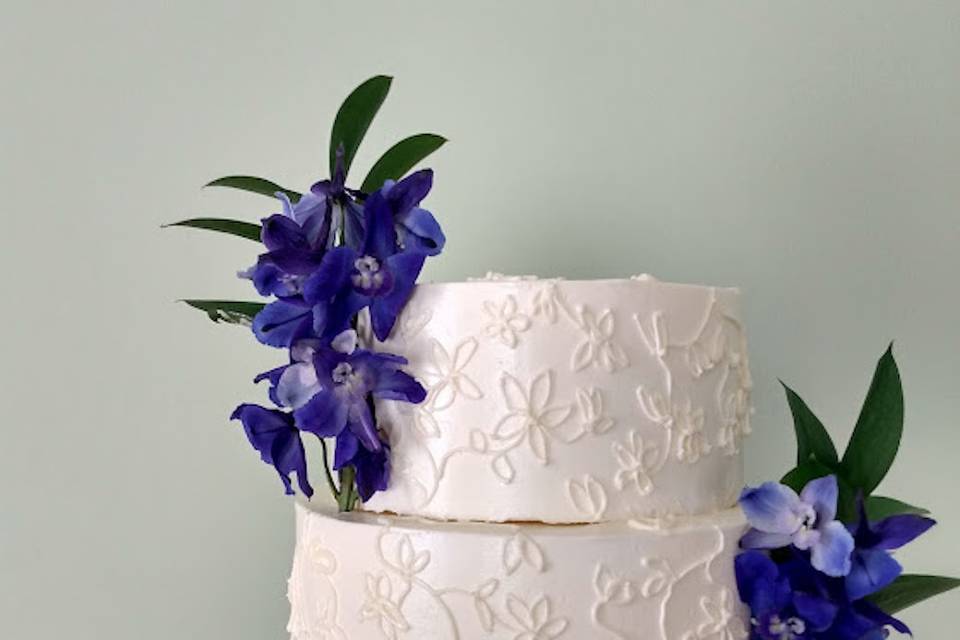 Piped Floral Cake