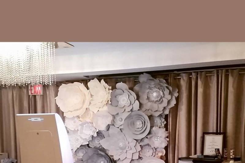 Photobooth flower wall