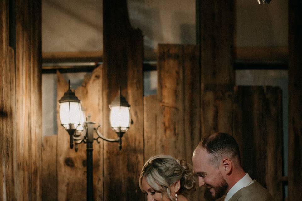 Cake Cutting - Kat Arndt Photo