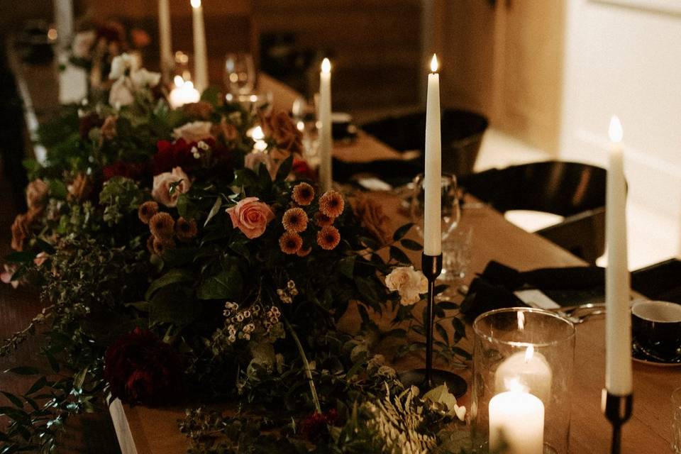 Moody Head Table