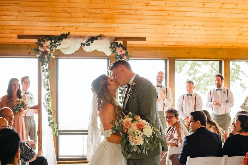 Cabin Wedding in Gimli