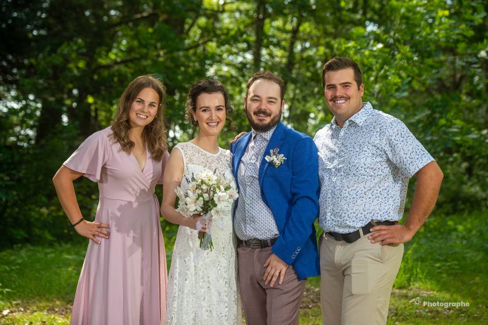 Les mariées avec témoins