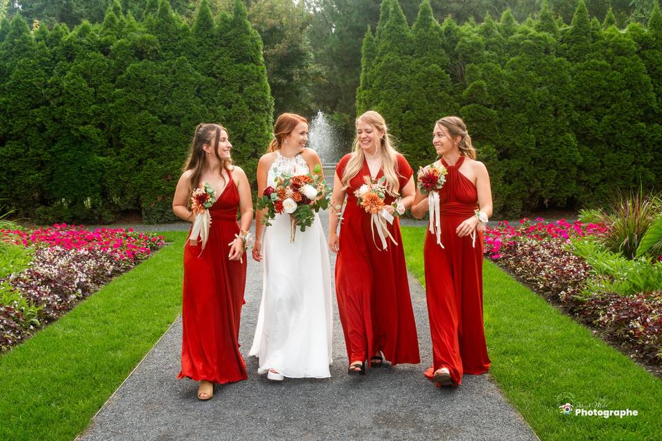 La mariée avec les demoiselles