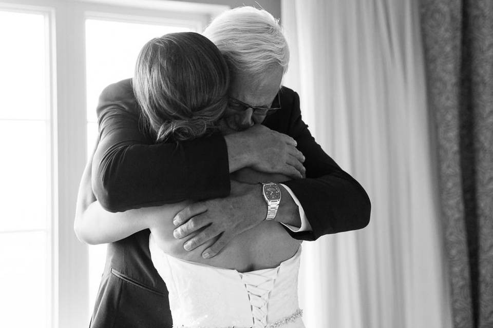 Bride's dad being emotional