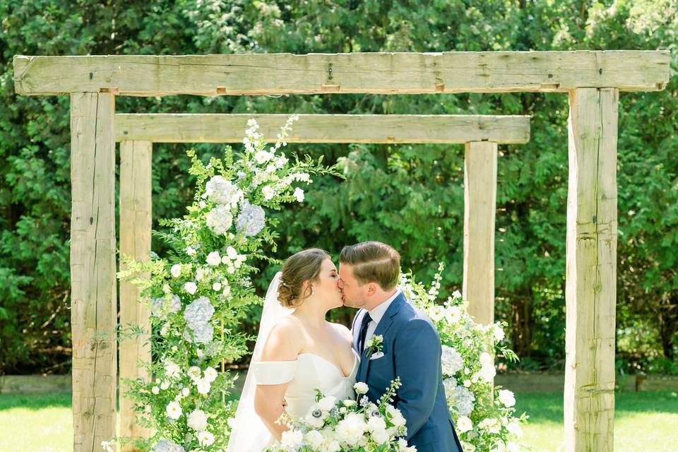 Ceremony arch