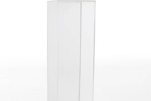 Clear pedestal