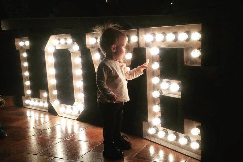 Light-up letter