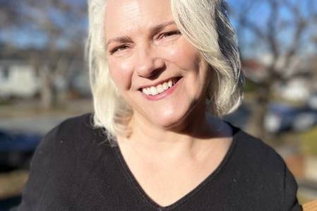 Theresa Albert, Officiant