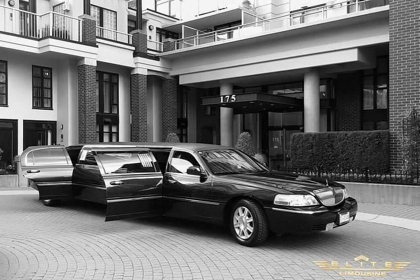 Lincoln town car limo
