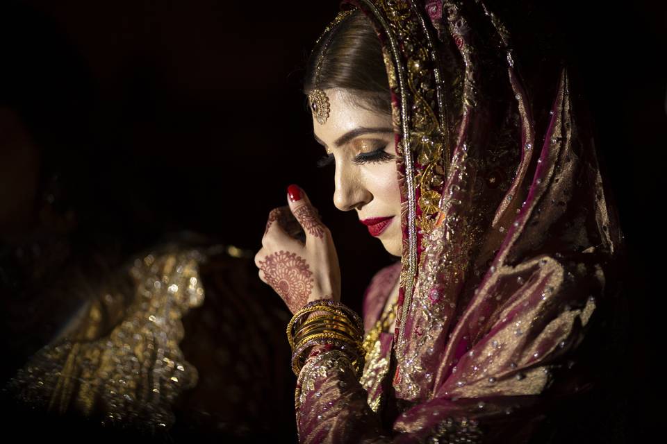Z entering on her Baraat