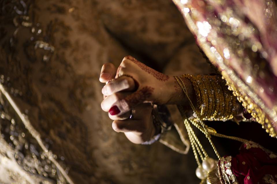 Z entering on her Baraat