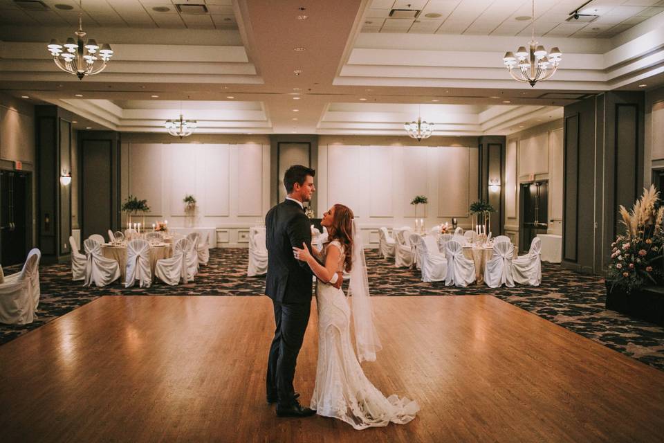 Bride & Groom Dancing