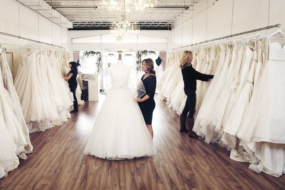 Wedding Dresses Ottawa  Bridal Shops Cornwall, Montreal - Love and Lee