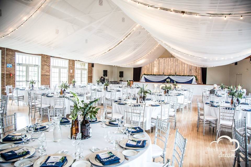 Navy wedding decor