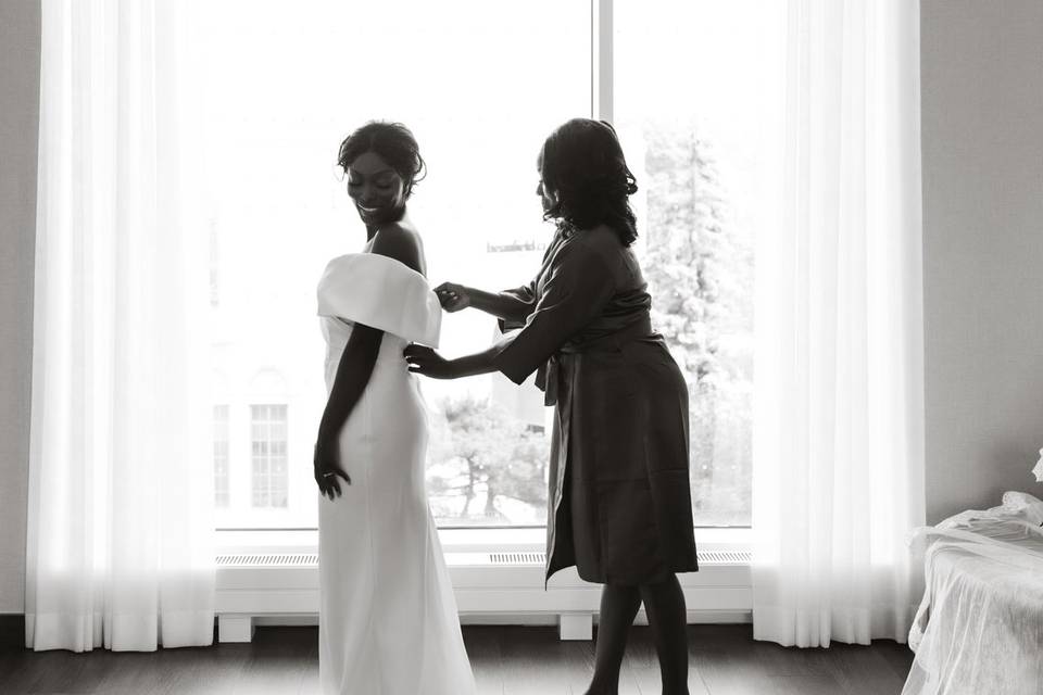 Bride & her bouquet