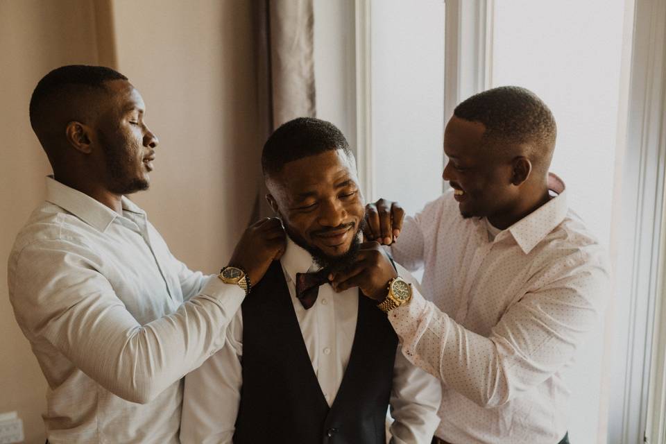 Groomsmen getting ready