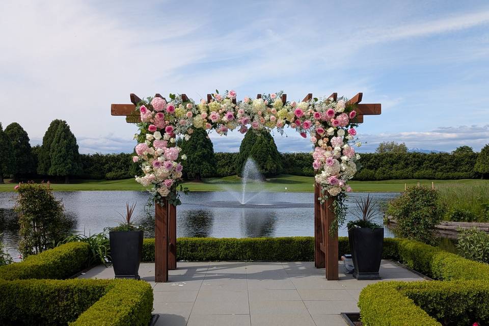 Mayfair Lakes Golf & Country C