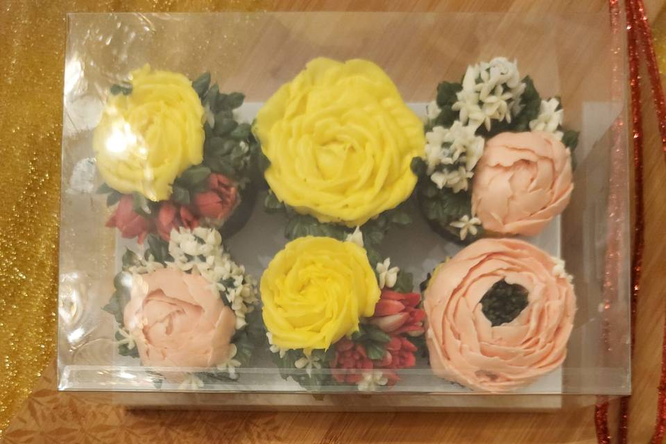 Delux Flowered Cupcakes