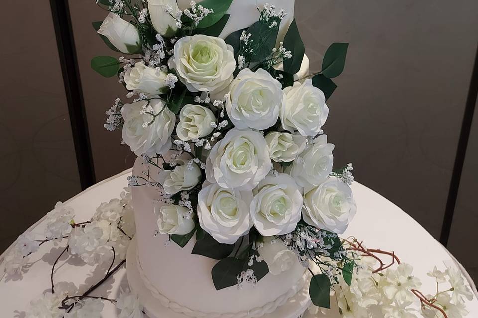 Beautiful white wedding  cake