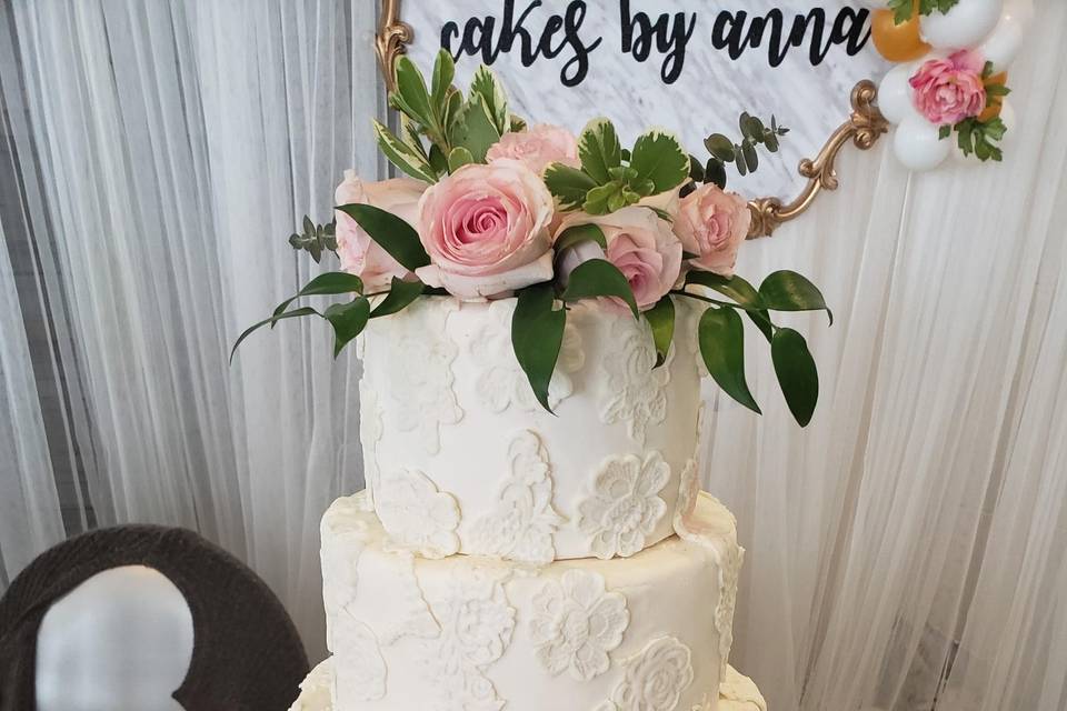 Lovely lace cake