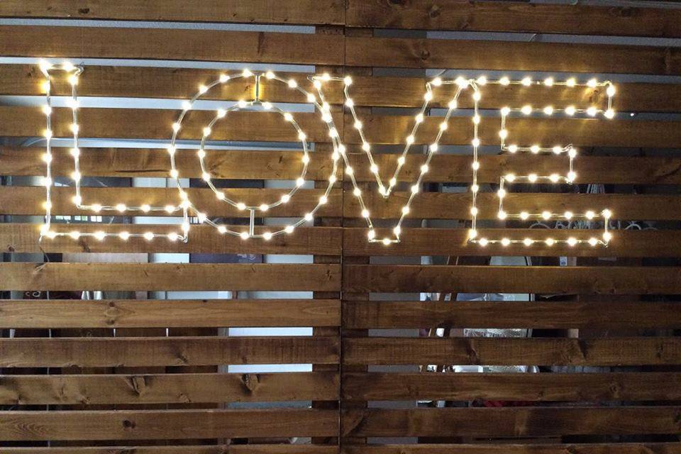 LED LOVE sign