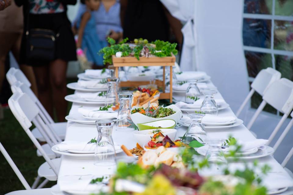 Outdoor grazing table