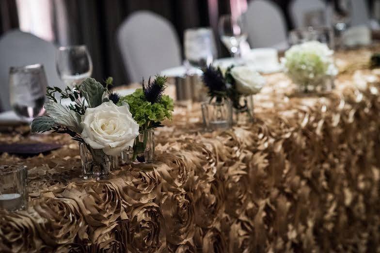 Champagne Rosette Table Cover