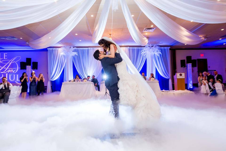 Stunning first dance photo