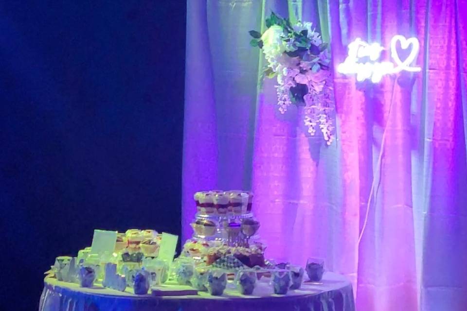 Cake table