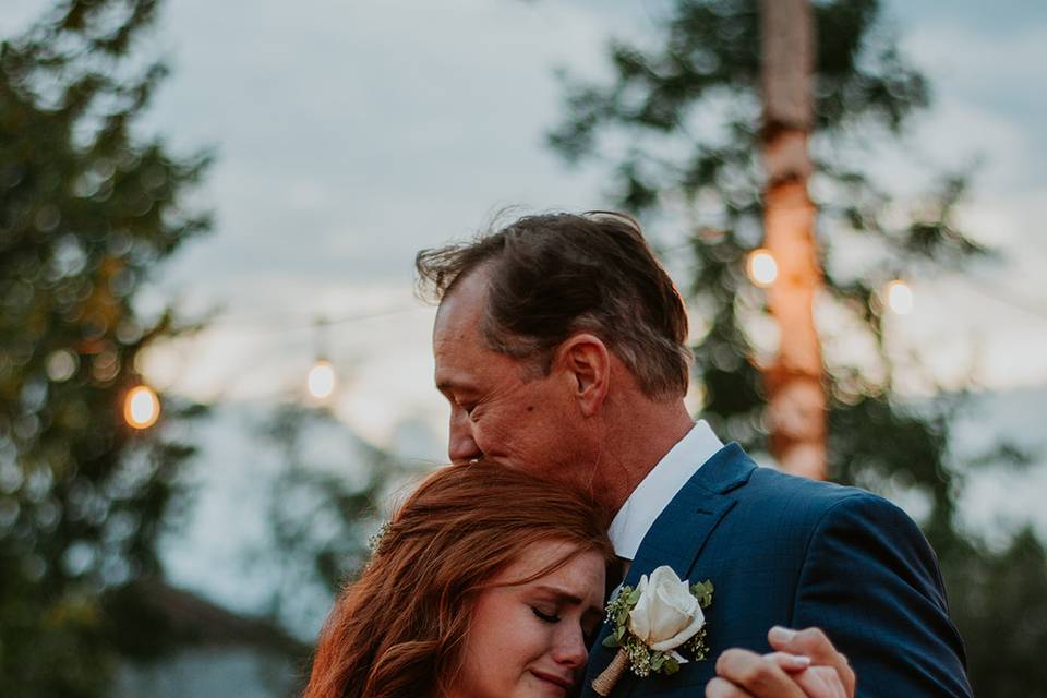 Bride & father first dance