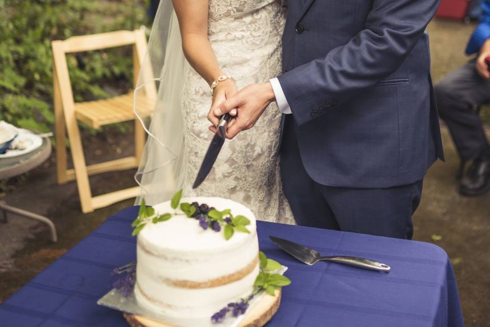 Cutting Cake