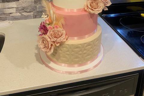 Stylish Wedding Cake