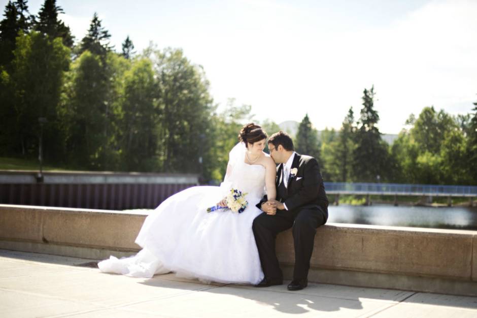 Thunder Bay, Ontario bride and groom