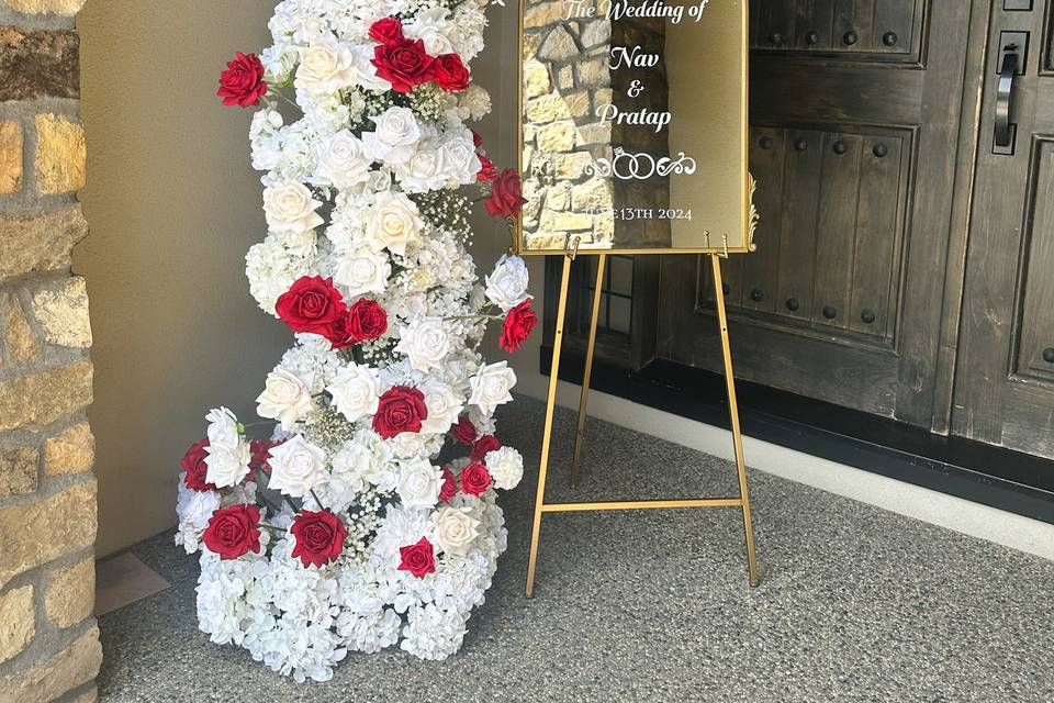 Red and white flower pillar