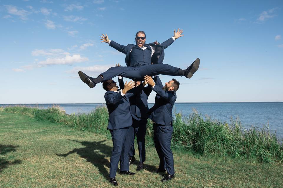 Groom and groomsmen photo