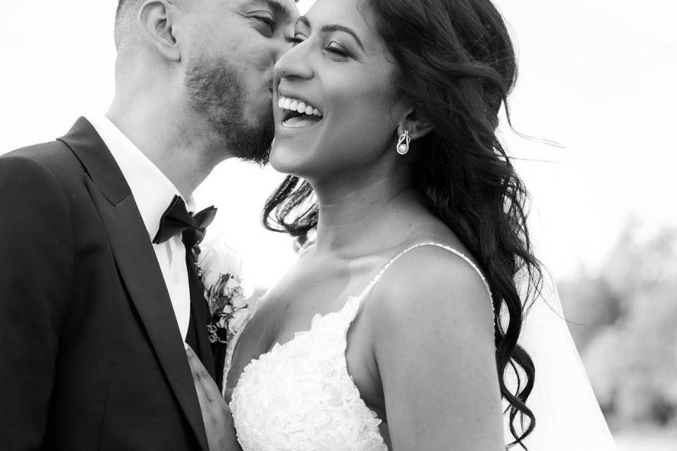 Gorgeous smile, happy bride