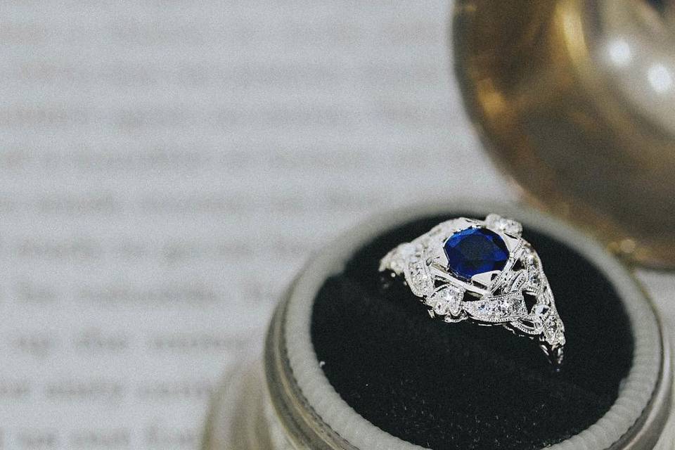 Vintage sapphire ring