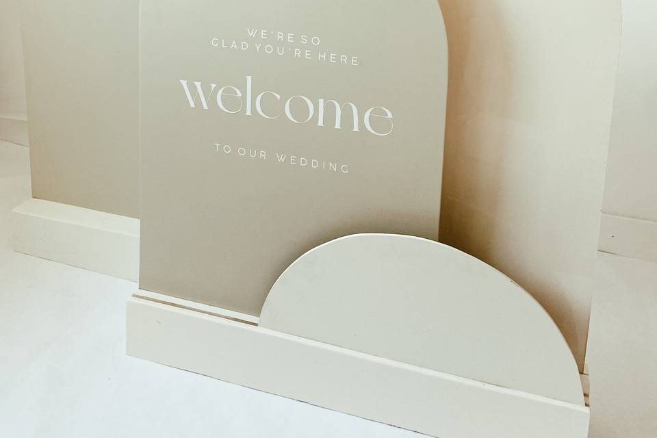 Welcome sign rental