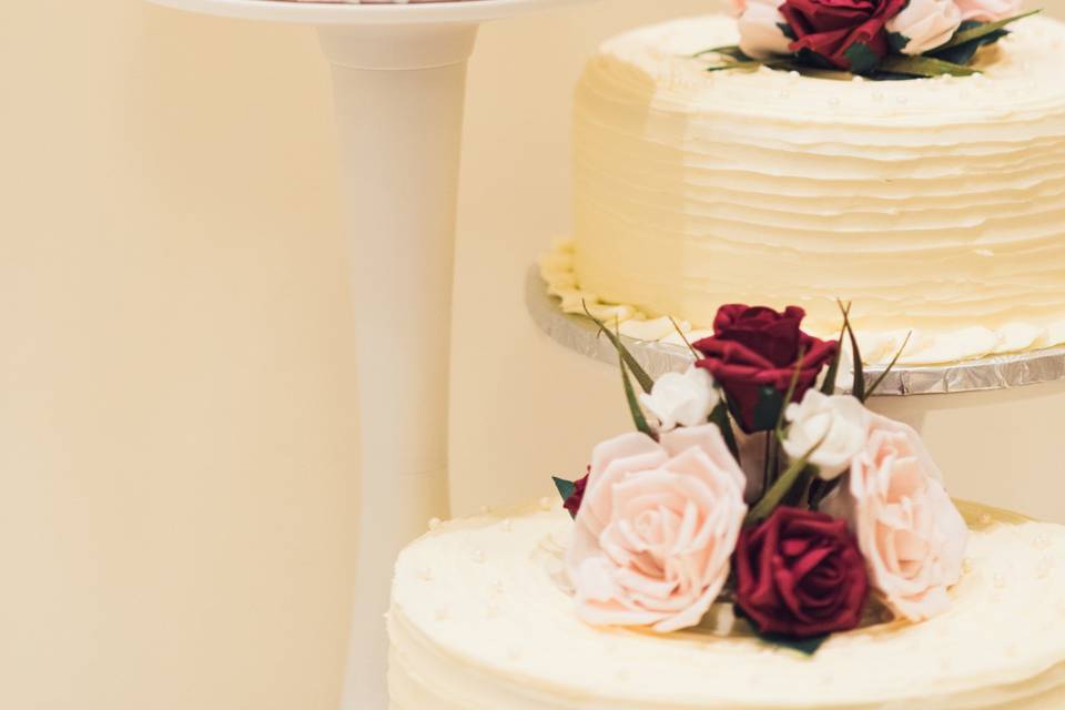 Floral centrepiece with favours