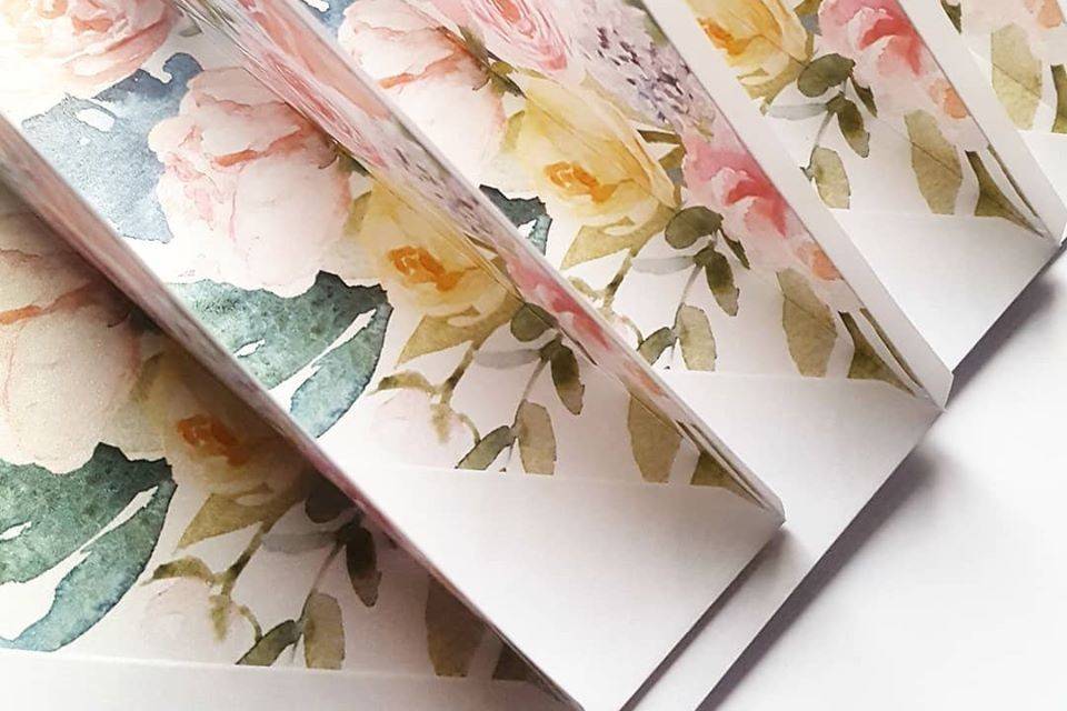 Floral envelope liners