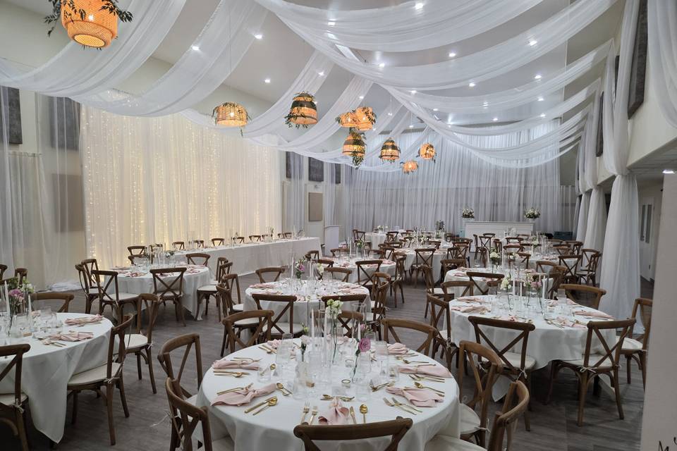 125 People wedding