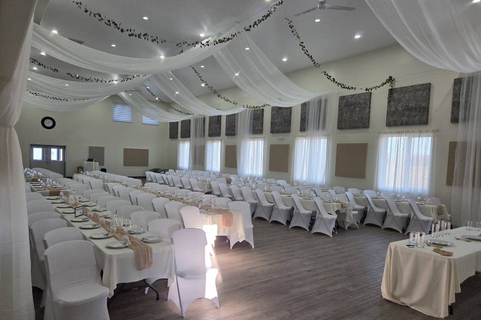 140 People wedding