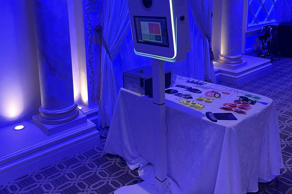 Open-air photo booth