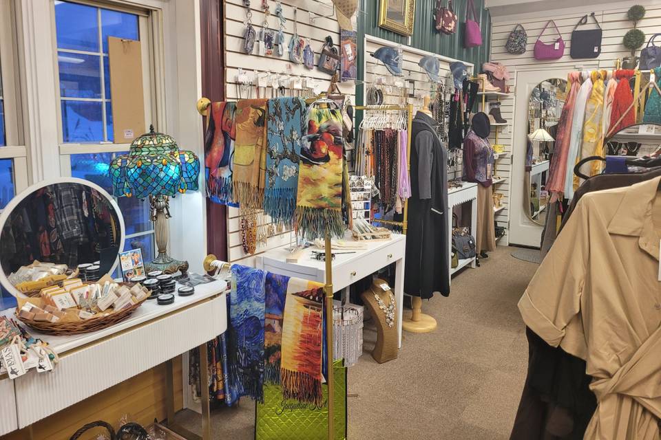 Lola's Designer Clothing