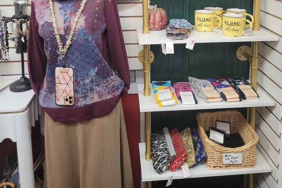 Lola's Designer Clothing