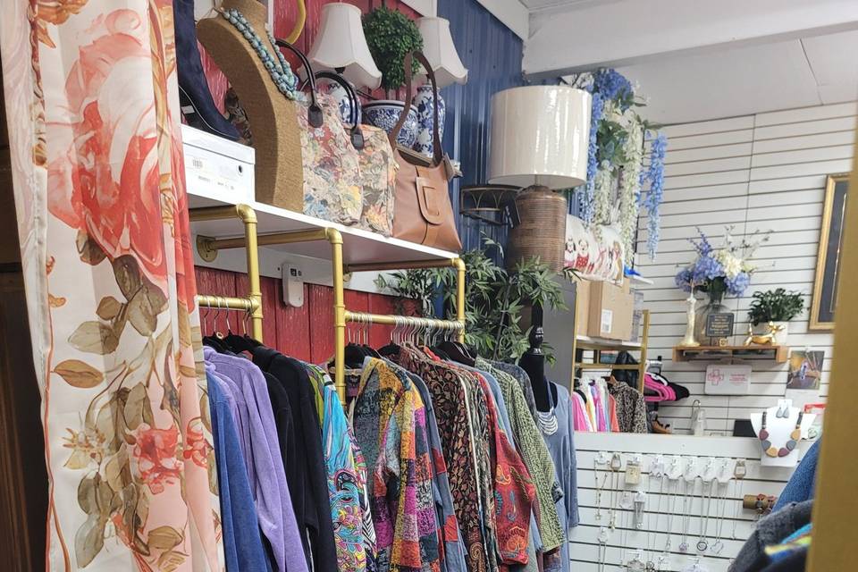 Lola's Designer Clothing